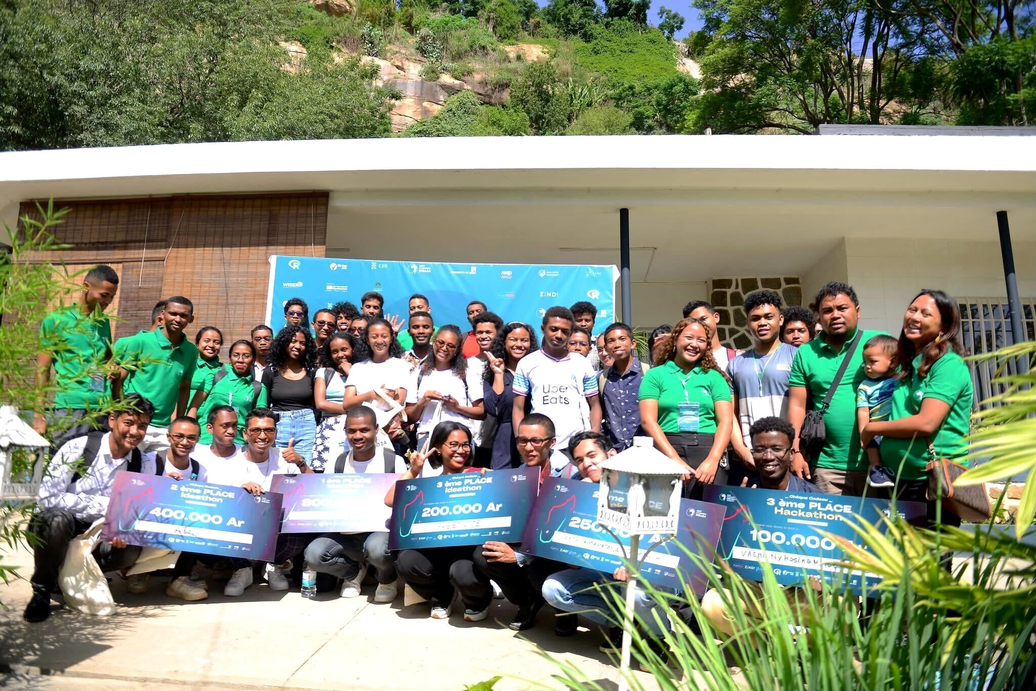 All in-person participants and staff of IndabaX Madagascar 2024